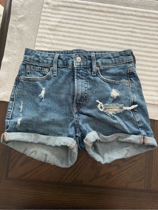 Old Navy Pants - Old Navy O.G. High Rise Distressed Denim Shorts – Size 2